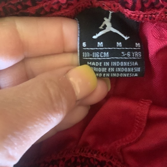 SHORTS - Picture 2 of 3